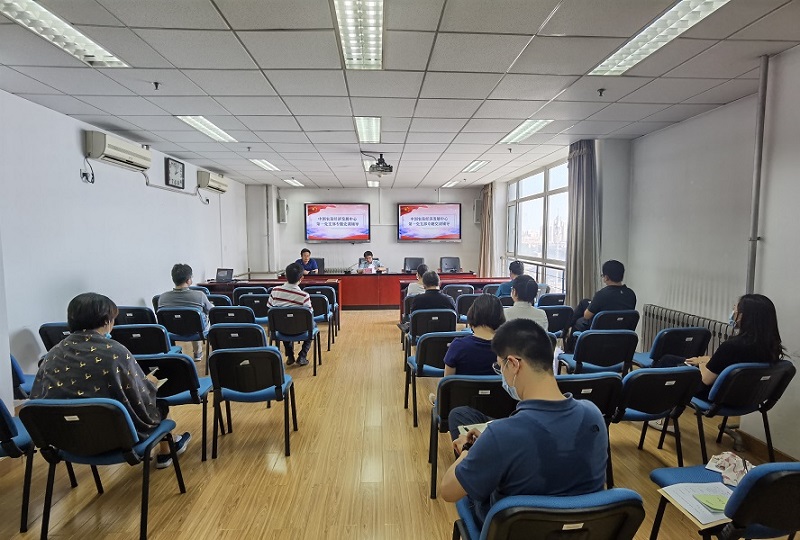 提高思想“免疫力” 創(chuàng)新實(shí)干勇?lián)?dāng)——農(nóng)墾中心第一黨支部開(kāi)展專(zhuān)題黨課輔導(dǎo)